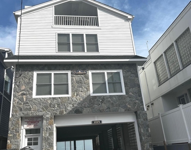 1019 Fairfield Beach Road - Photo Thumbnail 12