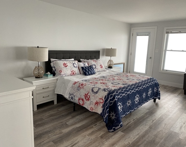 1019 Fairfield Beach Road - Photo Thumbnail 8