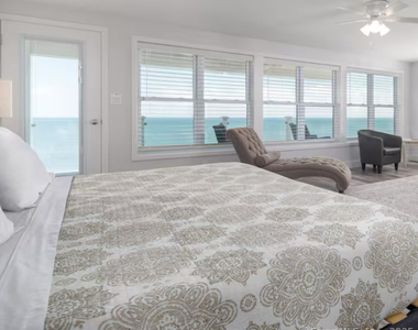 1019 Fairfield Beach Road - Photo Thumbnail 4