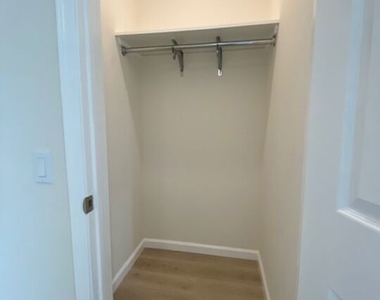 814 S Hobart Boulevard - Photo Thumbnail 5