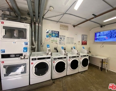 814 S Hobart Boulevard - Photo Thumbnail 20