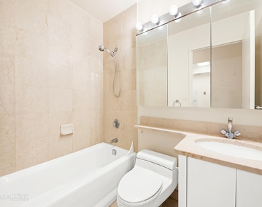 250 E 40th St - Photo Thumbnail 6