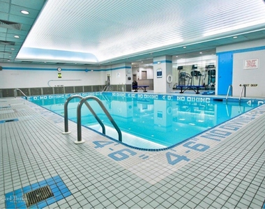 250 E 40th St - Photo Thumbnail 7