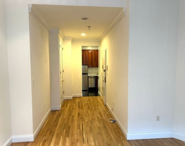 West 104th Street - Photo Thumbnail 2