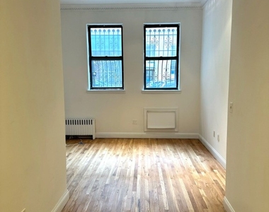 West 104th Street - Photo Thumbnail 3