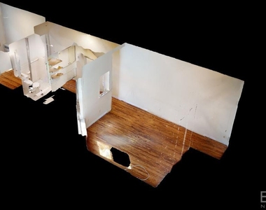 East 85th Street - Photo Thumbnail 6