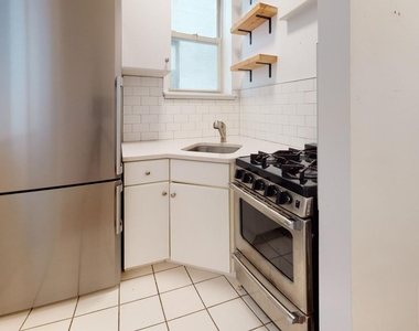 East 85th Street - Photo Thumbnail 2