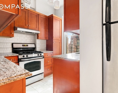 77 Park Avenue - Photo Thumbnail 2
