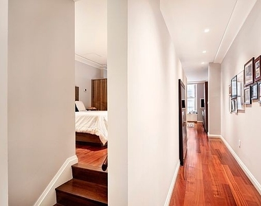 55 Wall Street - Photo Thumbnail 3