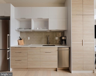 313 Race Street - Photo Thumbnail 11