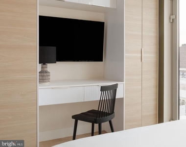 313 Race Street - Photo Thumbnail 9