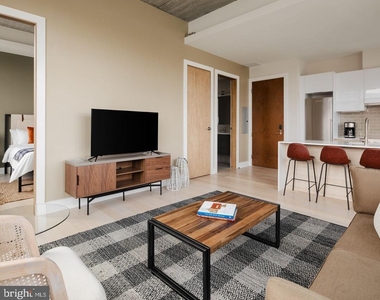 313 Race Street - Photo Thumbnail 15