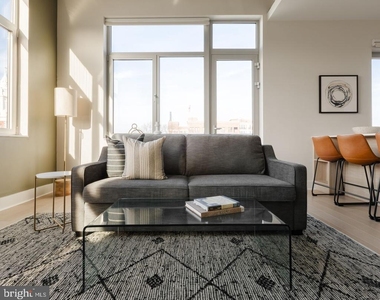 313 Race Street - Photo Thumbnail 3