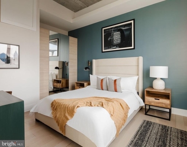 313 Race Street - Photo Thumbnail 8