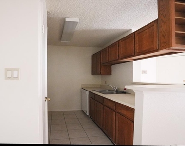 2121 Hepburn Street - Photo Thumbnail 9