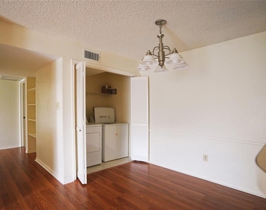 2121 Hepburn Street - Photo Thumbnail 8