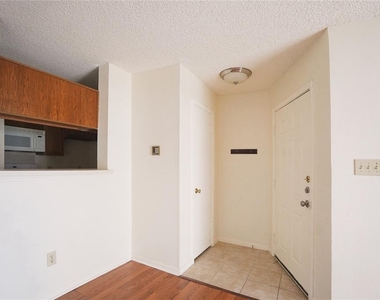 2121 Hepburn Street - Photo Thumbnail 18
