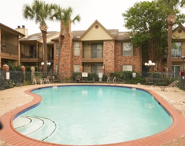 2121 Hepburn Street - Photo Thumbnail 3