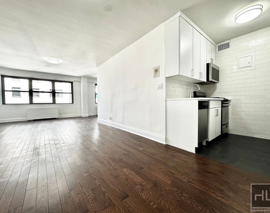 E 89 St - Photo Thumbnail 0