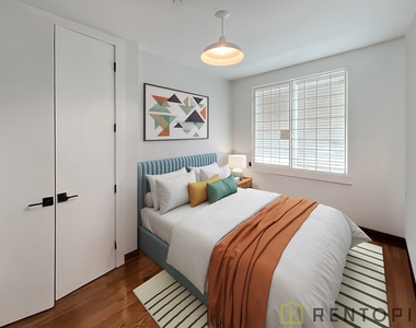 555 Grand Street - Photo Thumbnail 2