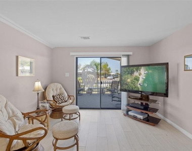 925 Iglesia Drive - Photo Thumbnail 10