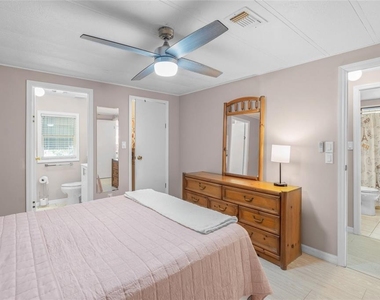 925 Iglesia Drive - Photo Thumbnail 13