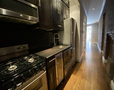 West 103rd Street - Photo Thumbnail 5