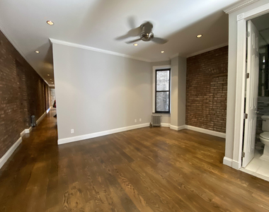 West 103rd Street - Photo Thumbnail 4