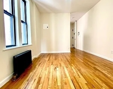 East 80th Street - Photo Thumbnail 1