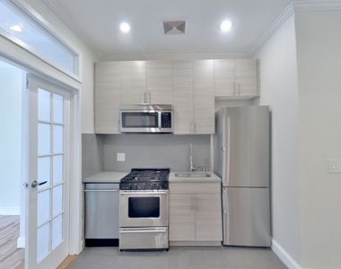 117 Elizabeth Street - Photo Thumbnail 4