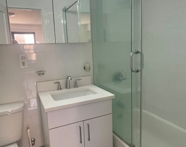 157 East 57th Street - Photo Thumbnail 7