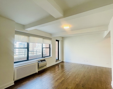 East 57th Street - Photo Thumbnail 1