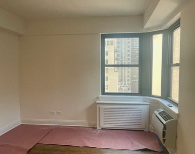 157 East 57th Street - Photo Thumbnail 2