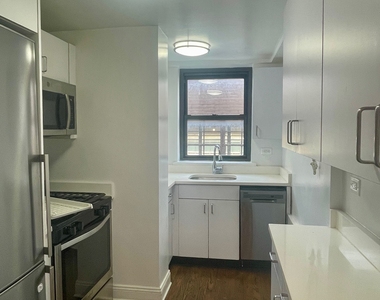 157 East 57th Street - Photo Thumbnail 6