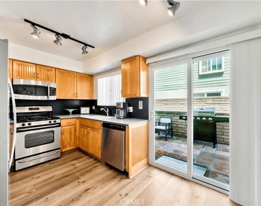 24709 Santa Clara Avenue - Photo Thumbnail 14