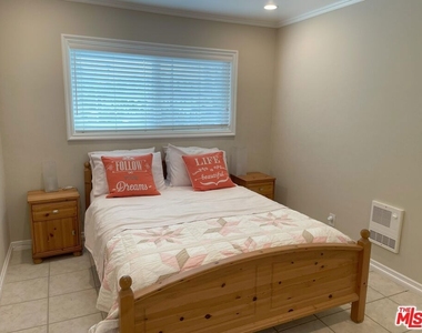 4975 Sandyland Road - Photo Thumbnail 13
