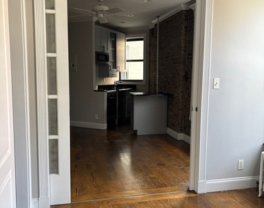 232 Elizabeth Street - Photo Thumbnail 2