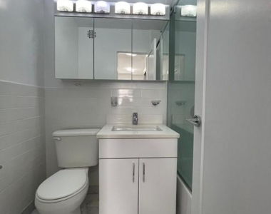 East 89th Street - Photo Thumbnail 5