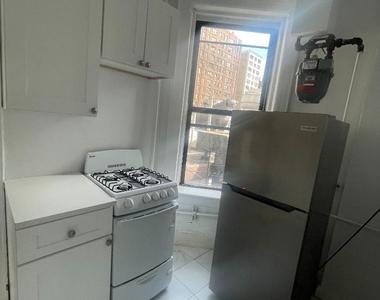 1st Avenue - Photo Thumbnail 4