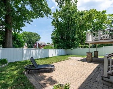 79 Broadway - Photo Thumbnail 17