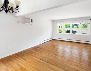 79 Broadway - Photo Thumbnail 7