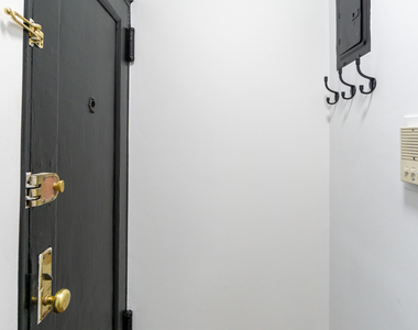 315 East 5th Street - Photo Thumbnail 6