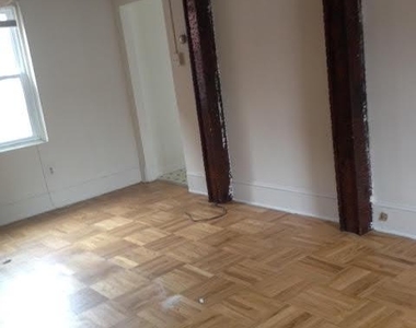 901 Clinton Street - Photo Thumbnail 3