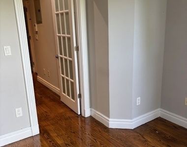 521 East 5th Street - Photo Thumbnail 2