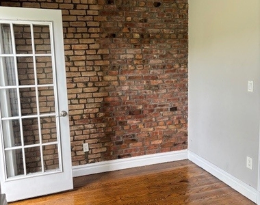 521 East 5th Street - Photo Thumbnail 3