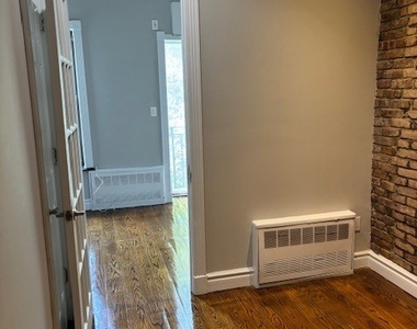 521 East 5th Street - Photo Thumbnail 4