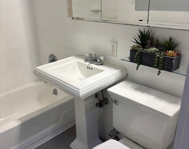 521 East 5th Street - Photo Thumbnail 9