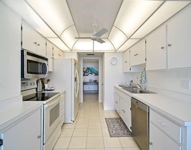 2425 Gulf Of Mexico Drive - Photo Thumbnail 13