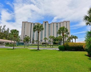 2425 Gulf Of Mexico Drive - Photo Thumbnail 46
