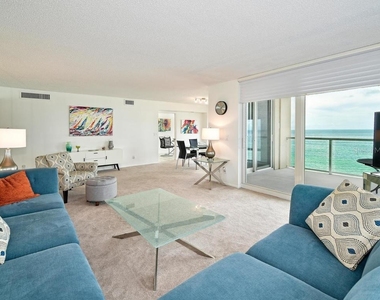 2425 Gulf Of Mexico Drive - Photo Thumbnail 19